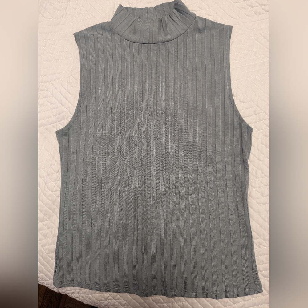 Dynamite mock neck tank - Picture 1 of 2